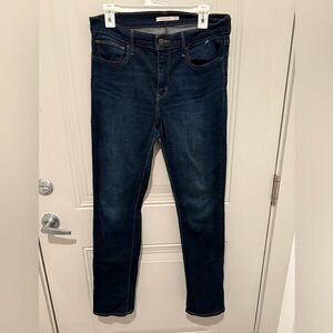 LEVIS WOMENS SLIM STRAIGHT JEAN SIZE (31)